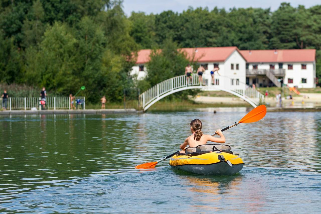 Oostappen Vakantiepark Hengelhoef Nv Hotel Aan de Wolfsberg Exterior foto
