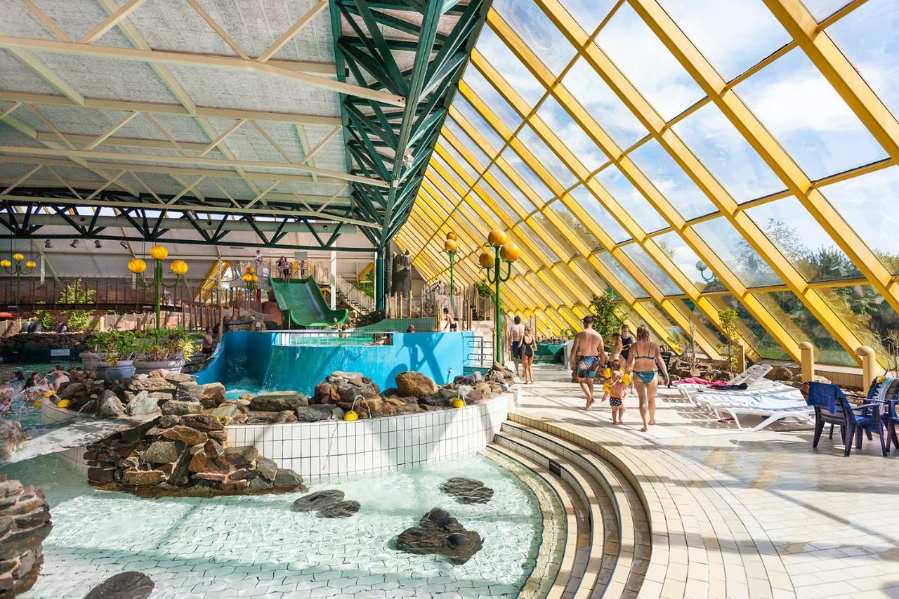 Oostappen Vakantiepark Hengelhoef Nv Hotel Aan de Wolfsberg Exterior foto