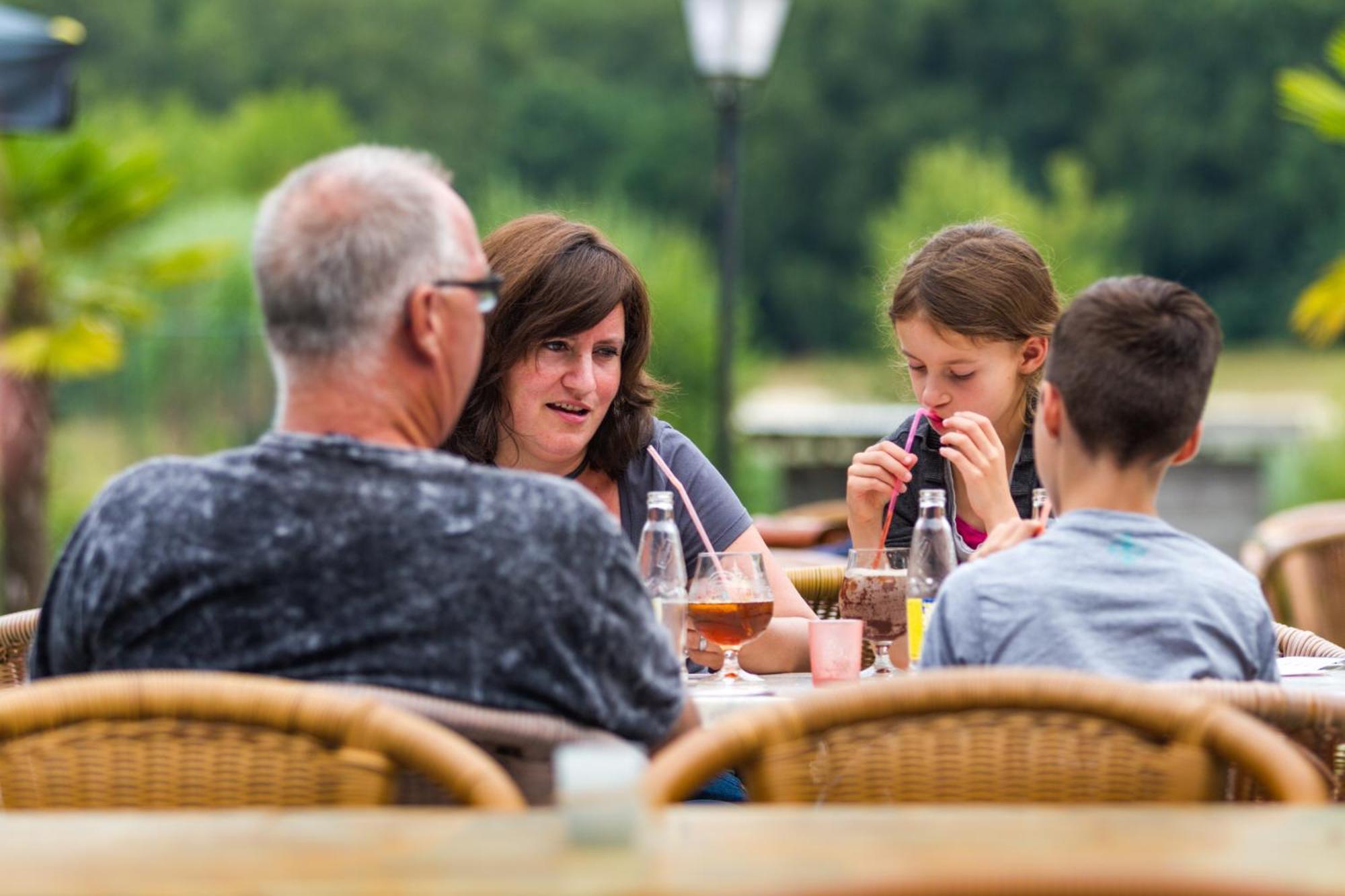Oostappen Vakantiepark Hengelhoef Nv Hotel Aan de Wolfsberg Exterior foto