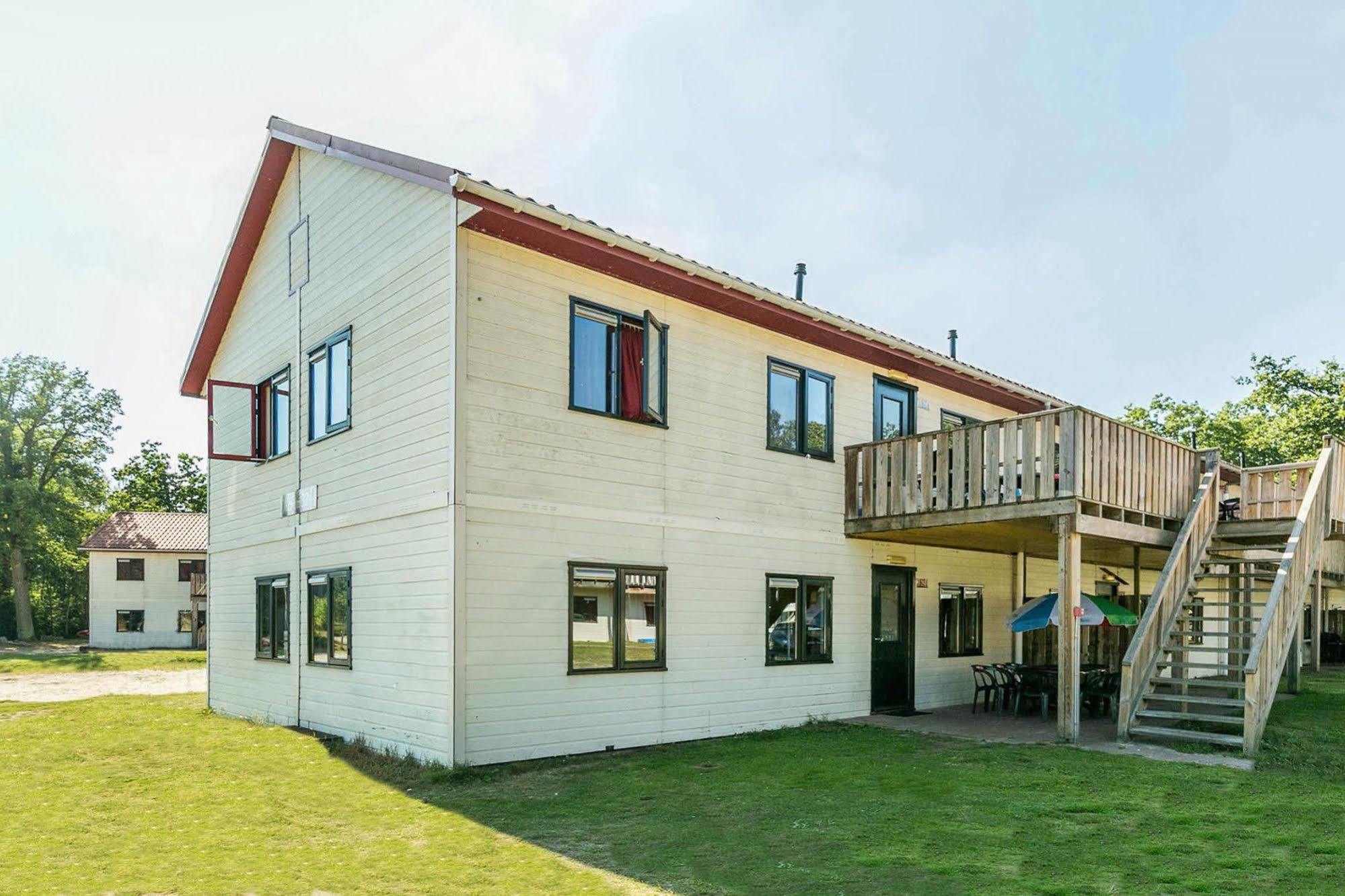 Oostappen Vakantiepark Hengelhoef Nv Hotel Aan de Wolfsberg Exterior foto