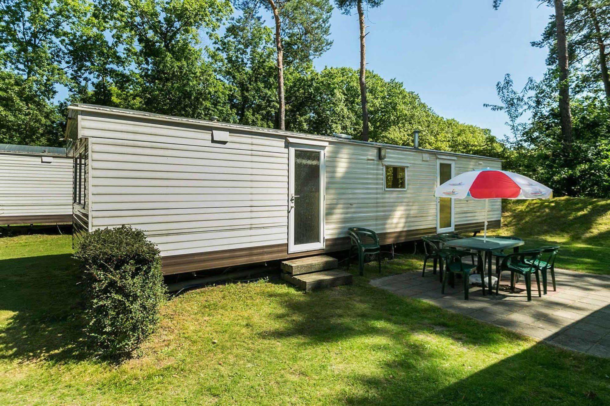 Oostappen Vakantiepark Hengelhoef Nv Hotel Aan de Wolfsberg Exterior foto